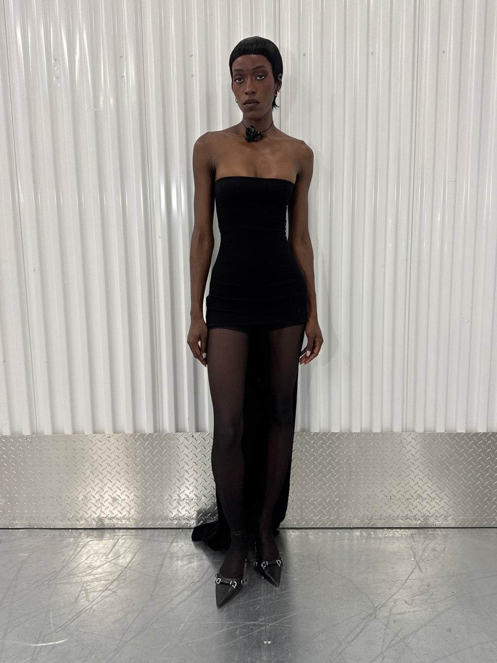 fancí club young woman with lily dress