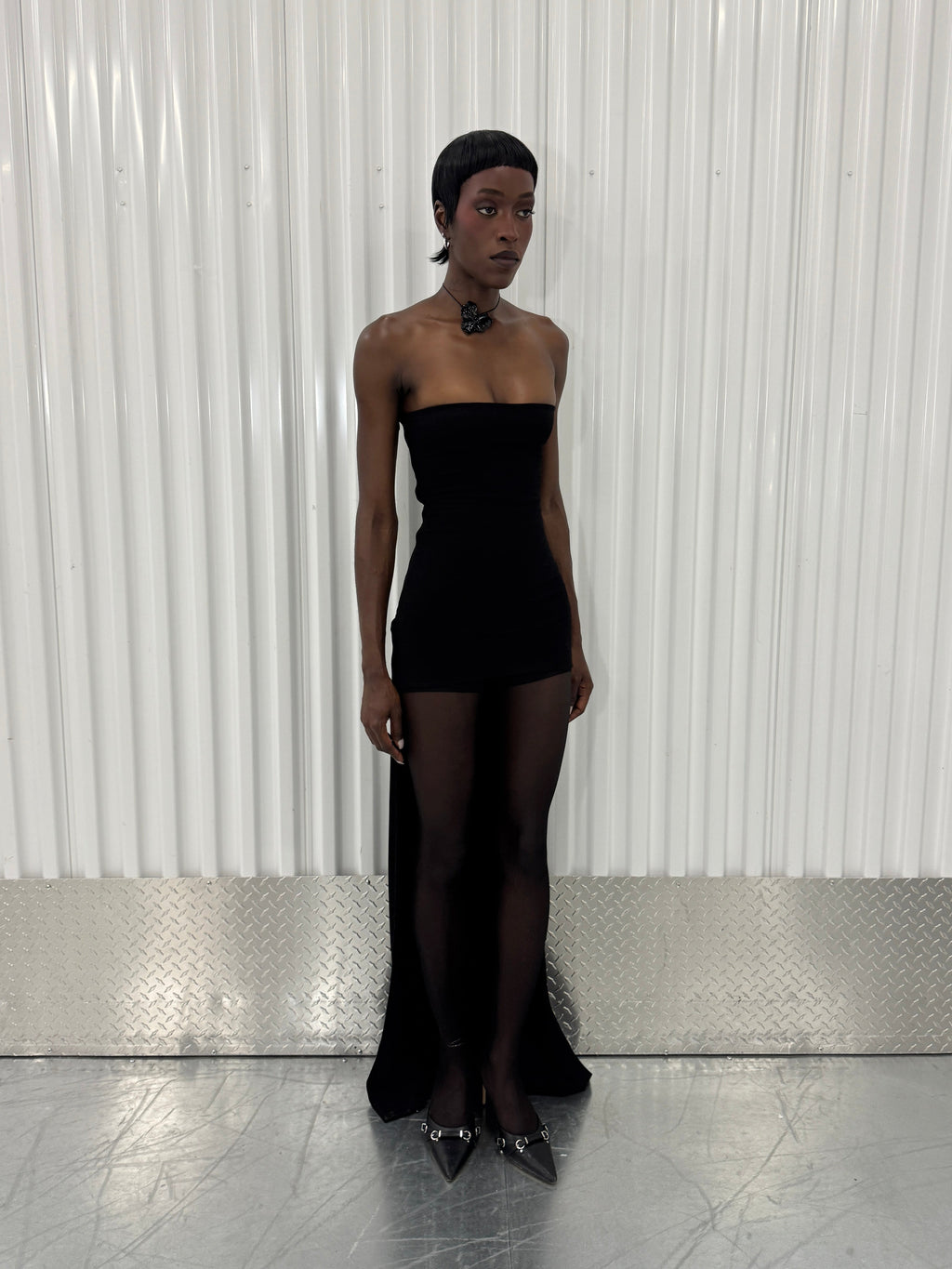 fancí club young woman with lily dress