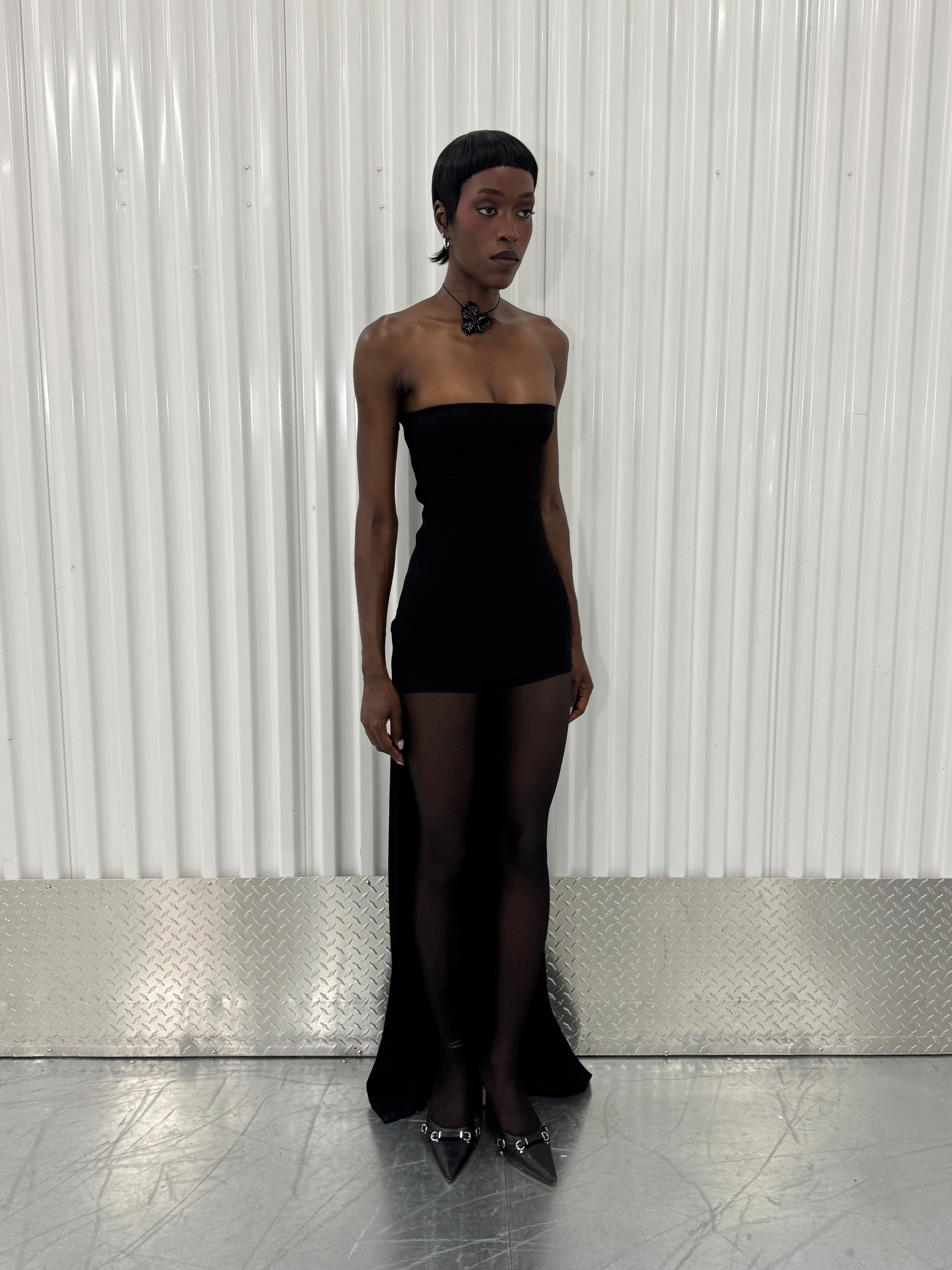 fancí club young woman with lily dress