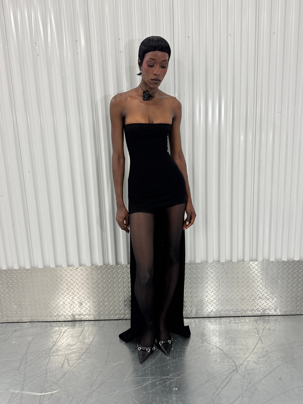 fancí club young woman with lily dress